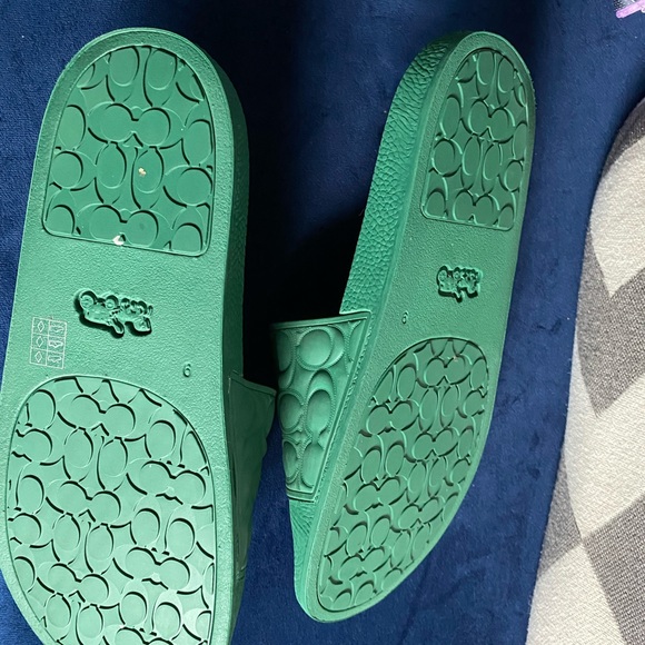 Women’s Coach Sandals! - Picture 4 of 4